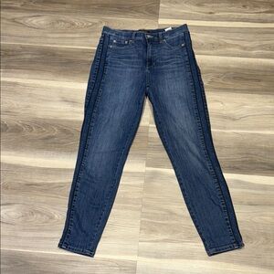 Banana Republic Dark Blue curvy, high-rise, Skinny Jeans size 29